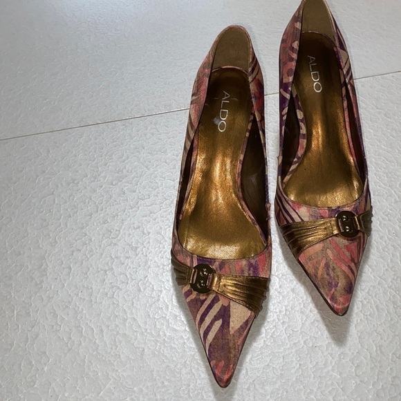 ALDO Aztec stilettos gold heels Sz EUR 40 made in Brazil - Picture 6 of 15